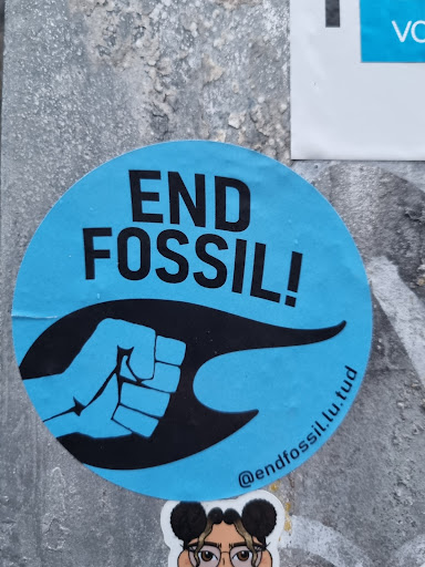 Street sticker VC END FOSSIL! @endfossil.lu.tud