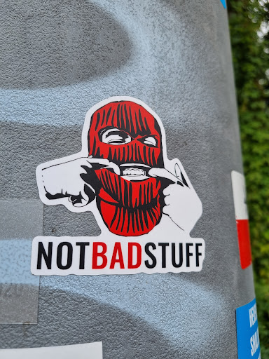 Street sticker NOTBADSTUFF M MAS