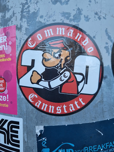 Street sticker urk ER n! Commando 00% Hollands est oij ier ze! tratie CannStatt IBREAKFAS ONS WO