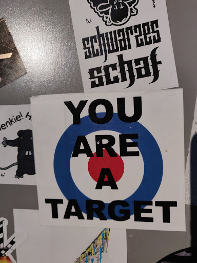 Street sticker schwarzes schaf YOU enkie! s ARE A TARGET