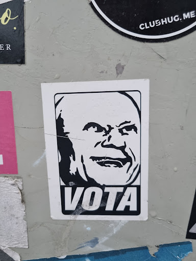 Street sticker o CLUBHUG. ME ER VOTA