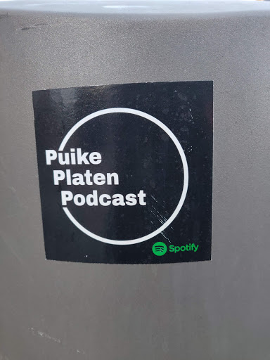 Street sticker Puike Platen Podcast Spotify