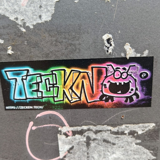 Street sticker TECKAR HTTPS:/ /ZECKEN .TECH/ R