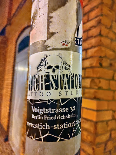 Street sticker Berlin Voigtstrasse 32 Berlin Friedrichshain www.stich-station.com