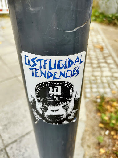 Street sticker OSTFUGIDAL TENDENCIES П