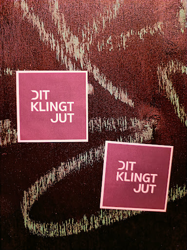 Street sticker Berlin DIT KLINGT JUT DIT KLINGT JUT