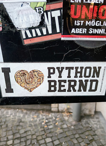 Street sticker Berlin Car LEDEN B UNIO WT IST M&Ouml;GLI ABER SINNL www.eiserner-virus.de EISERN EISERN EISERN EISERN EISERN E PYTHON I BERND WWW.BESCHAFFUNGUNDDEVISEN.DE