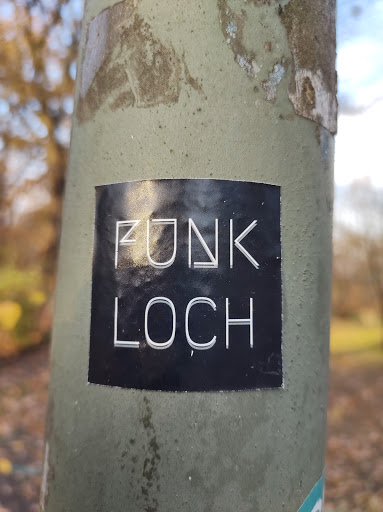 Street sticker Berlin FUNK LOCH