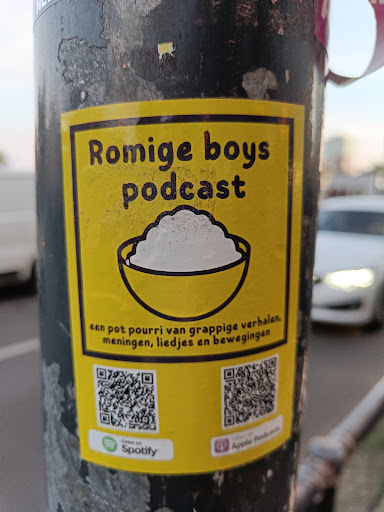 Street sticker Romige boys podcast een pot pourri van grappige verhalen, meningen, liedjes en bewegingen - Listen on Lote to Spotify Apple Podcasts