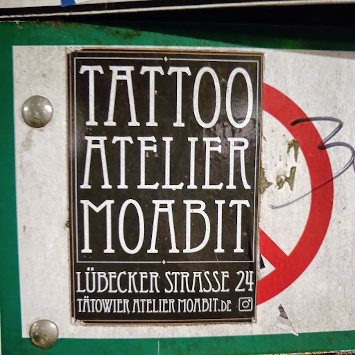 Street sticker Berlin TATTOO ATELIER MOABIT L&Uuml;BECKER STRASSE 24 T&Auml;TOWIER ATELIER MOABIT.DE