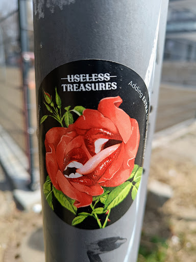 Street sticker Berlin USELESS TREASURES es.net Adding EXTRA a