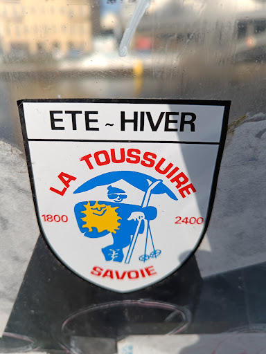 Street sticker Berlin ETE - HIVER LA TOUSSUIRE 2400 1800 SAVOIE