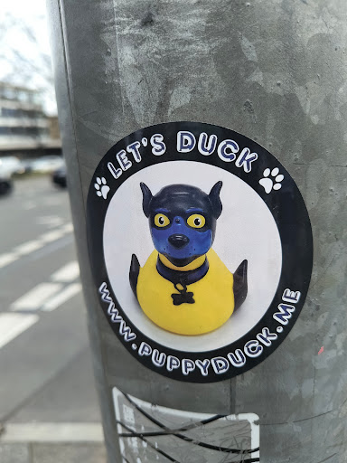 Street sticker Berlin LET'S DUCK