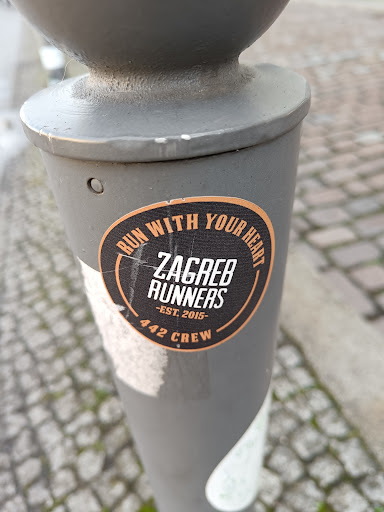 Street sticker Berlin RUN WITH YOUR HEART ZAGREB RUNNERS -EST. 2015- 442 CREW