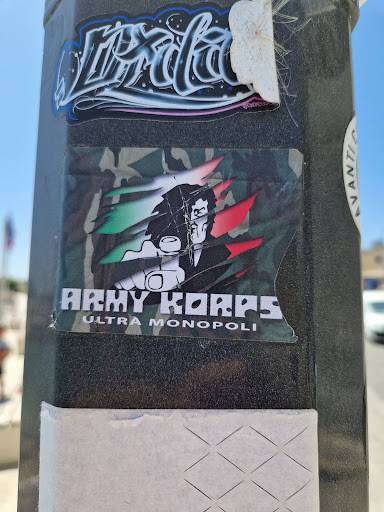 Street sticker Brafa AVANTIC ARMY KORPS ULTR&Agrave; MONOPOLI