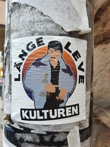 Street sticker Stockholm L&Auml;NGE LEVE KULTUREN ETT X TV&Aring; <a class="a-tag" href="https://www.instagram.com/ettxtva">https://www.instagram.com/ettxtva</a>