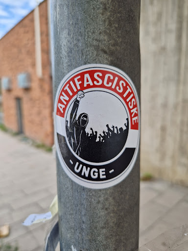 Street sticker Stockholm ANTIFASCIATISKE UNGE