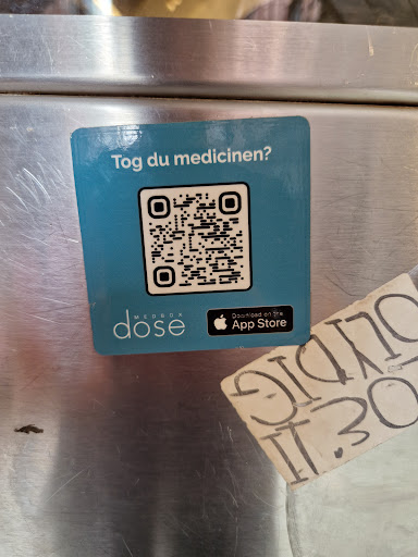 Street sticker Stockholm Tog du medicinen? dose Download on the App Store FOTO T30 <a class="a-tag" href="https://doseapp.page.link/L9d1">https://doseapp.page.link/L9d1</a>