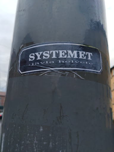 Street sticker Stockholm SYSTEMET j&auml;vla helvete