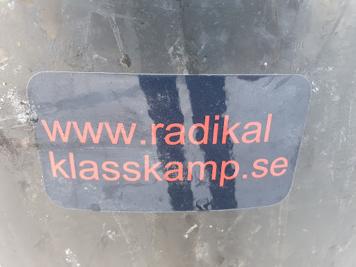 Street sticker www.radikalklasskamp.se