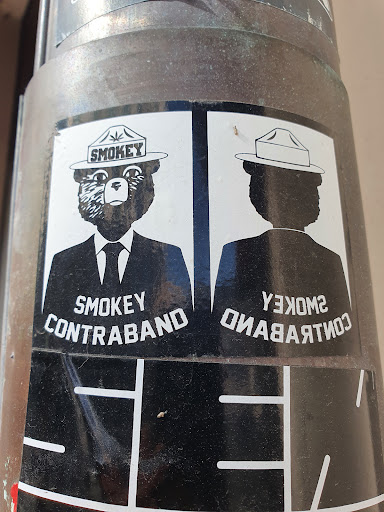 Street sticker Stockholm SMOKEY CONTRABAND Узхоме QИАЯАЯТИОЗ