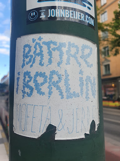 Street sticker B&auml;ttre i Berlin Mofeta&amp;Herre