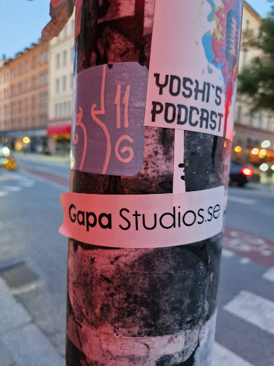 Street sticker Stockholm YOSHI'S PODCAST Gapa Studios.se