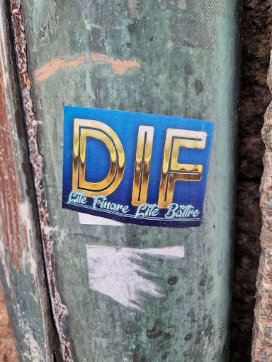 Street sticker DIE Lite Battre Finare Lite