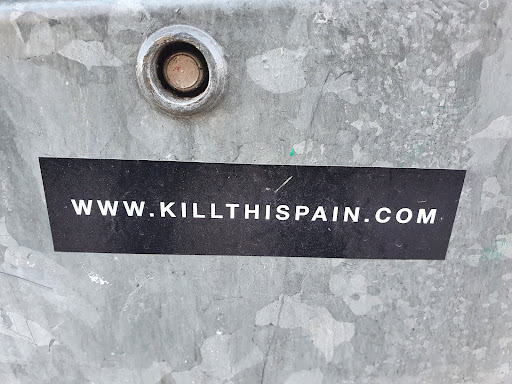 Street sticker WWW.KILLTHISPAIN.COM