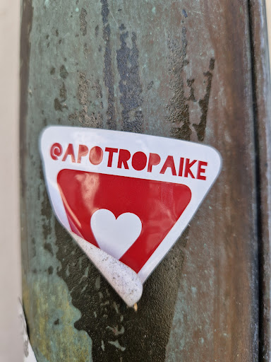 Street sticker Stockholm @APOTROPAIKE Vulva Portraits <a class="a-tag" href="https://www.instagram.com/apotropaike/">https://www.instagram.com/apotropaike/</a>