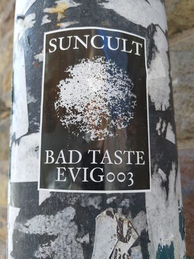 Street sticker Stockholm SUNCULT BAD TASTE EVIGO03