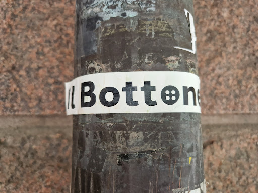 Street sticker Il Botton