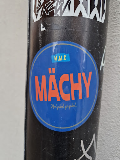 Street sticker M.M.D MACHY Med pollect. for folket