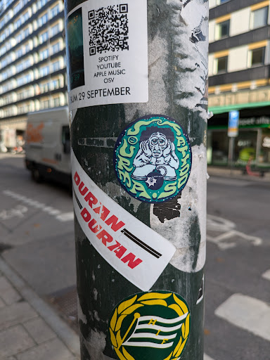 Street sticker Stockholm Y 57 SPOTIFY YOUTUBE APPLE MUSIC 48-69 OSV BUM 29 SEPTEMBER Ваб SEARD por alla DURAN www. DURAN