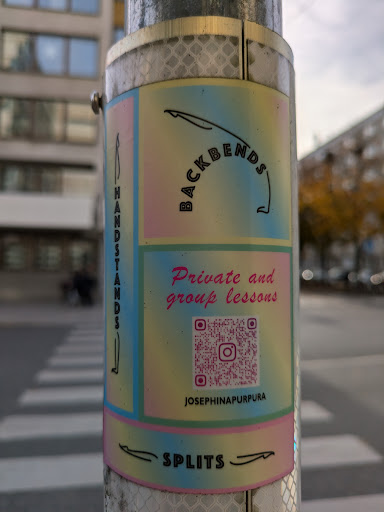 Street sticker Stockholm BACKBENDE HANDSTANDS Private and group lessons JOSEPHINAPURPURA SPLITS