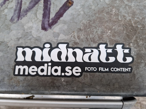 Street sticker midnatt media.se FOTO FILM CONTENT