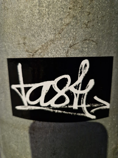 Street sticker tasthi