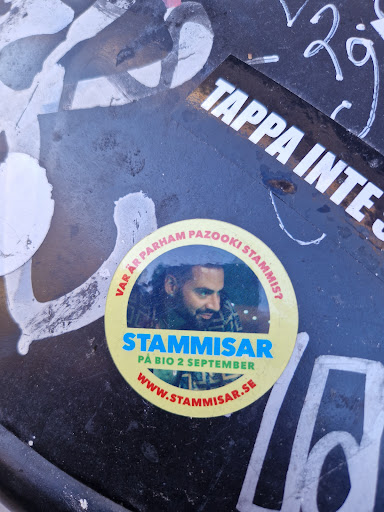 Street sticker VAR AR PARHAM PAZOOKI STAMMIS? STAMMISAR P&Aring; BIO 2 SEPTEMBER www.