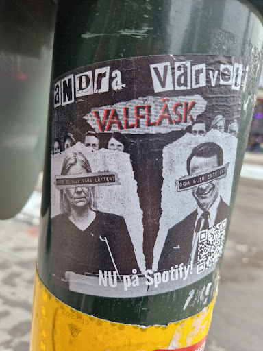 Street sticker varvol awara a VALFL&Auml;SK, ured any RUS the FOIS MINNS NI ALLA V&Aacute;RA L&Ouml;FTEN? DOM BLIR INTE AV! NU p&agrave; Spotify! 202219