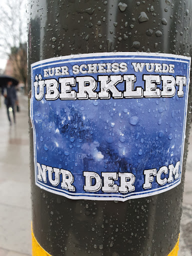 Street sticker Stockholm NUR DER FC FUER SCHEISS WURDE UBERKLEBT