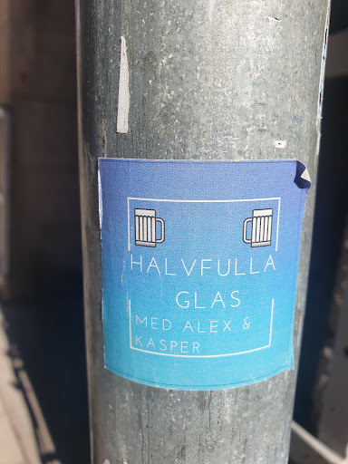 Street sticker Stockholm HALVFULLA GLAS MED ALEX &amp; KASPER