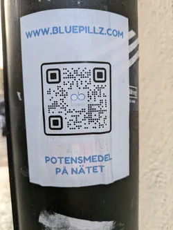 A sticker advertising potency drugs online.  It features a QR code, a website address, and text in Swedish.