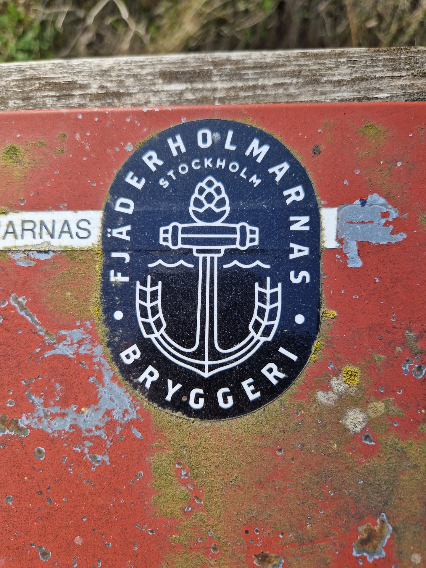 A round sticker featuring the logo of Fjäderholmarnas Bryggeri, a brewery located in Stockholm, Sweden. The logo includes an anchor, hop flower, and text.
