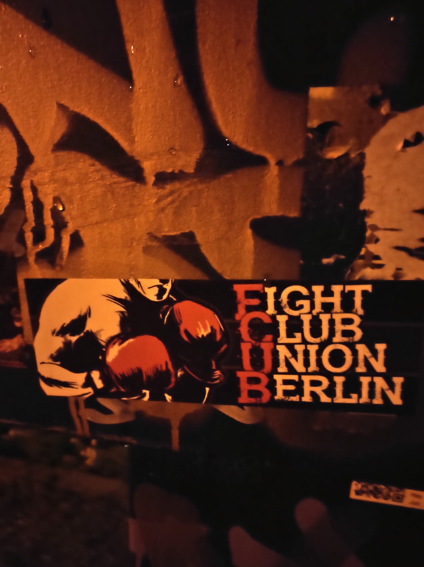 A sticker featuring a boxer and the text "Fight Club Union Berlin".