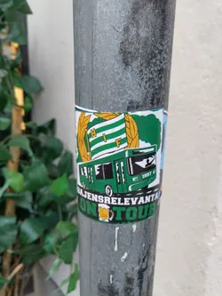 A sticker featuring a green bus with the HIF logo and the text "Bajensrelevanta on tour".