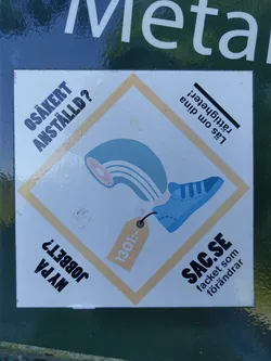 Sticker promoting SAC (Sveriges Arbetares Centralorganisation), a Swedish trade union.  It depicts a shoe with a price tag and the text "Osäkert Anställd?" (Insecurely Employed?)  The sticker encourages workers to learn about their rights.